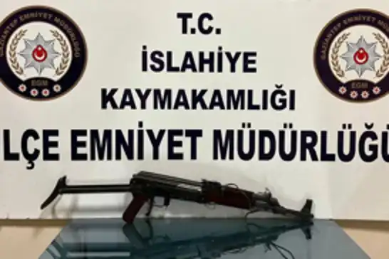 Gaziantep'te ruhsatsız kalaşnikof ele geçirildi