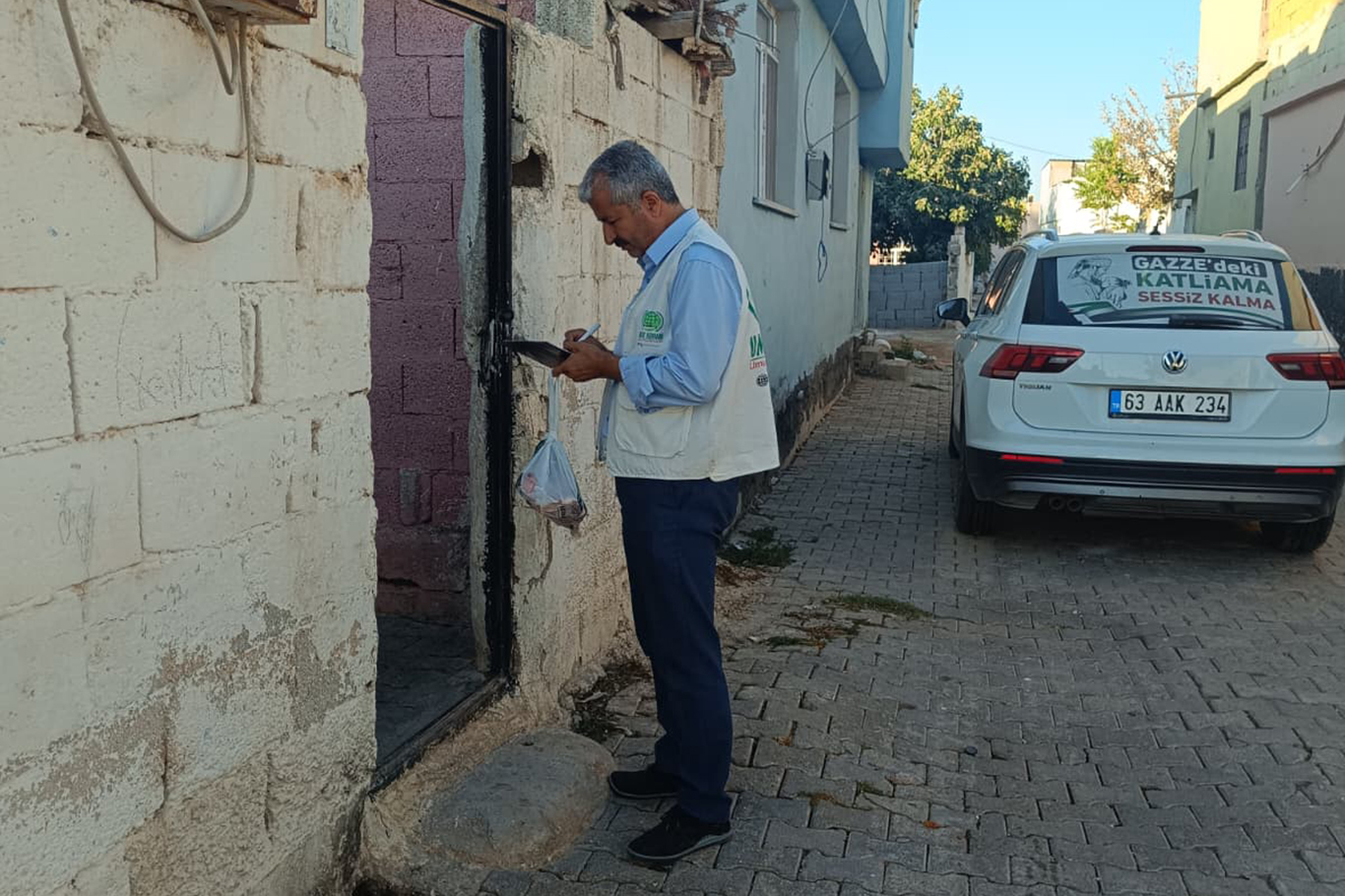 Ceylanpınar Umut Kervanından ihtiyaç sahiplerine gıda ve et desteği