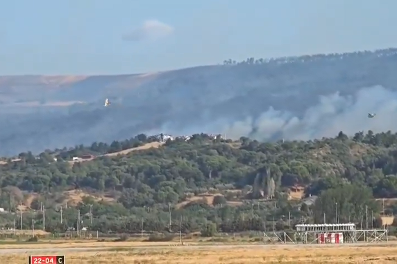 Çanakkale'de orman yangını devam ediyor: 785 kişi tahliye edildi Çanakkale'de orman yangını devam ediyor: 785 kişi tahliye edildi