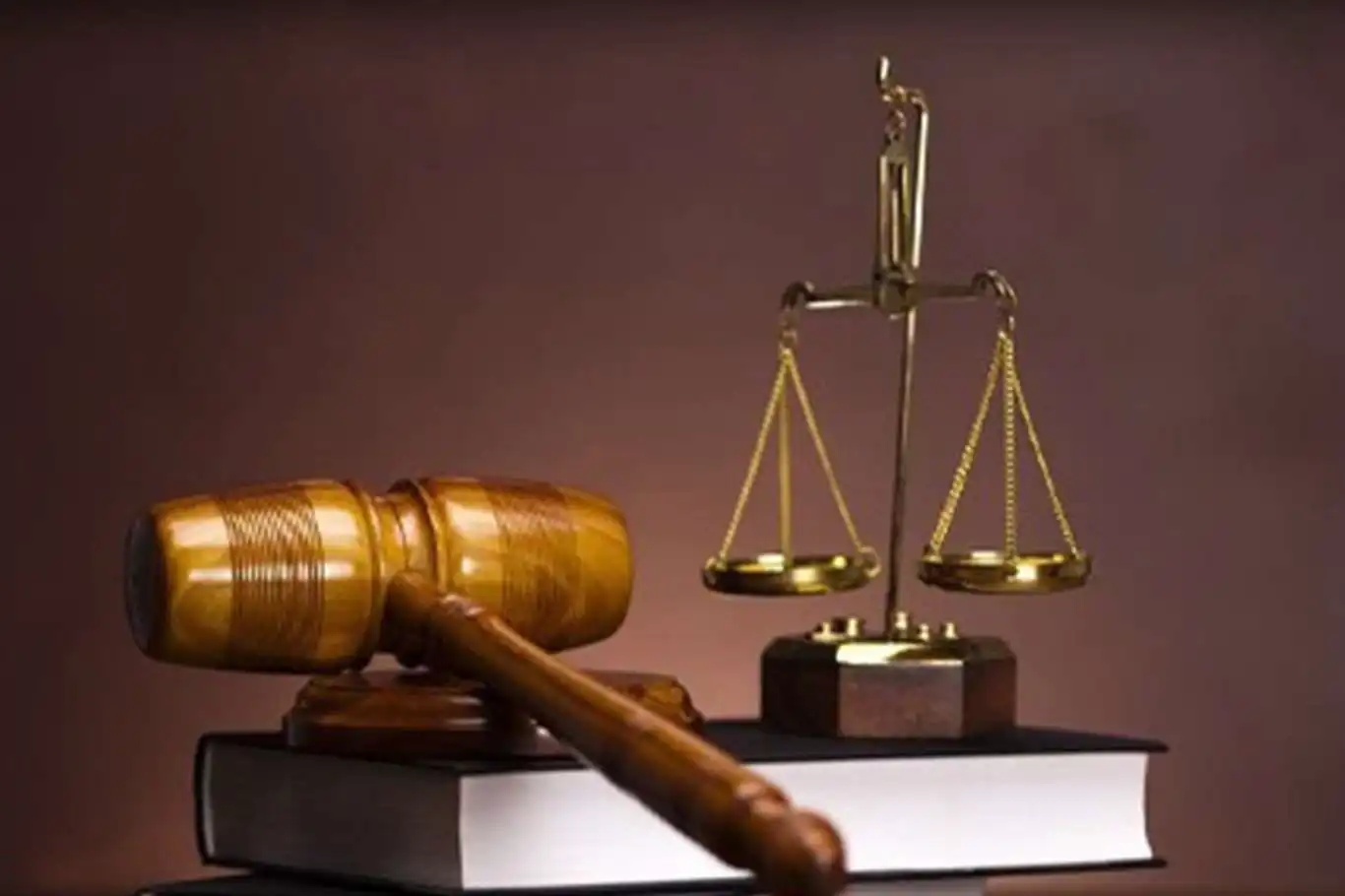 Hukuk fakültelerine girişte başarı sıralaması barajı 125 bine çekildi Hukuk fakültelerine girişte başarı sıralaması barajı 125 bine çekildi