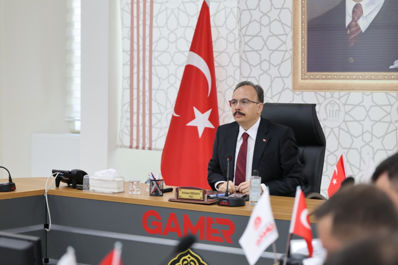 Siirt'te Vali Kızılkaya başkanlığında güvenlik ve asayiş değerlendirme toplantısı yapıldı Siirt'te Vali Kızılkaya başkanlığında güvenlik ve asayiş değerlendirme toplantısı yapıldı