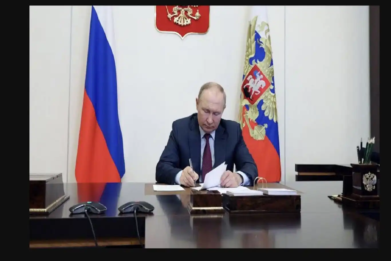 Putin hints at progress with Trump on ending Ukraine war Putin hints at progress with Trump on ending Ukraine war