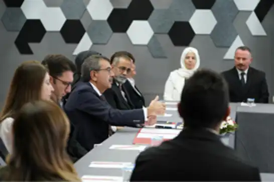 Bakan Tekin'den okul kıyafeti açıklaması: Çocuklarımıza ve velilerimize ilave külfet gelmesini istemiyoruz