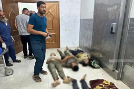 در غزه ۵۲ شهید: هنگام انتظار برای کمک مورد هدف قرار گرفتند