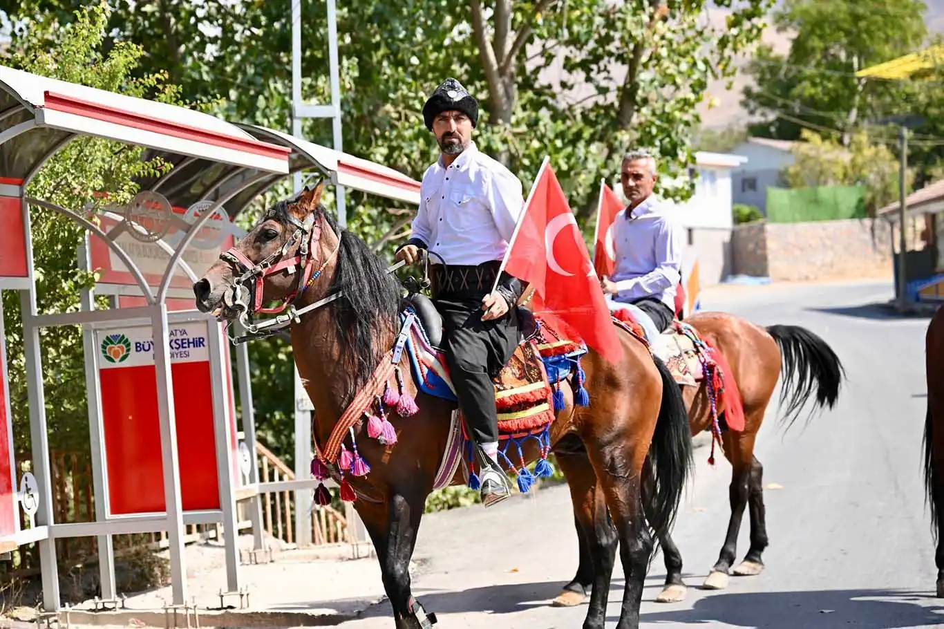 Geleneksel at yarışında Malatya birinciliği kaptı Geleneksel at yarışında Malatya birinciliği kaptı