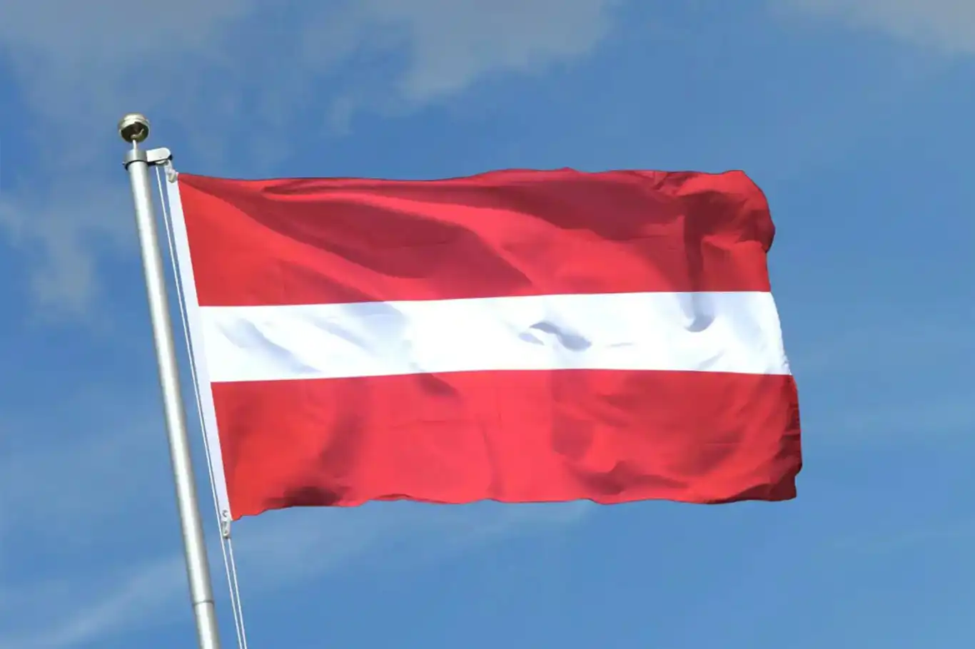 لاتفيا تُغلق مجالها الجوي جزئيًا عقب حادثة الطائرة المُسيّرة في بولندا لاتفيا تُغلق مجالها الجوي جزئيًا عقب حادثة الطائرة المُسيّرة في بولندا