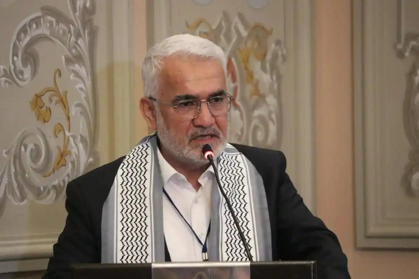 رئیس حزب هداپار: از رهبران کشورها میخواهیم از «ناوگان جهانی صمود» حمایت کنند رئیس حزب هداپار: از رهبران کشورها میخواهیم از «ناوگان جهانی صمود» حمایت کنند