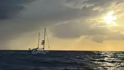 قوارب "أسطول الصمود" تنطلق مجدداً من إيطاليا نحو غزة بعد إصلاح أعطالها