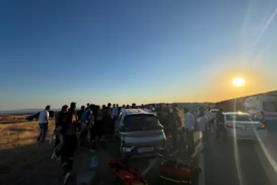 Şırnak'ta iki aracın karıştığı kazada 4 kişi yaralandı 