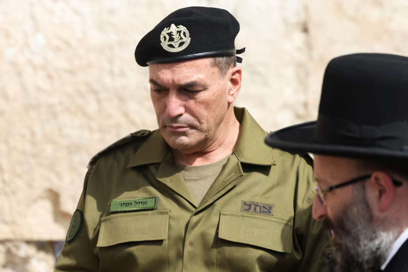 Siyonist Genelkurmay Başkanı: Gazze'yi işgal etsek bile HAMAS'ı yenemeyiz Siyonist Genelkurmay Başkanı: Gazze'yi işgal etsek bile HAMAS'ı yenemeyiz