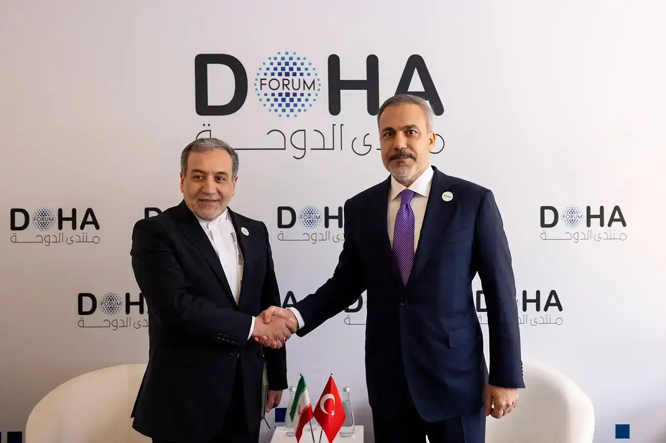 Doha'da Türkiye ve İran dış işleri bakanları bir görüşme gerçekleştirdi Doha'da Türkiye ve İran dış işleri bakanları bir görüşme gerçekleştirdi