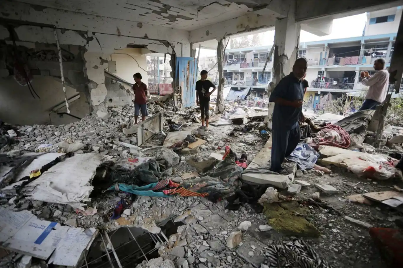 الأونروا: الاحتلال قصف 10 من مبانينا خلال 4 أيام فقط في غزة الأونروا: الاحتلال قصف 10 من مبانينا خلال 4 أيام فقط في غزة