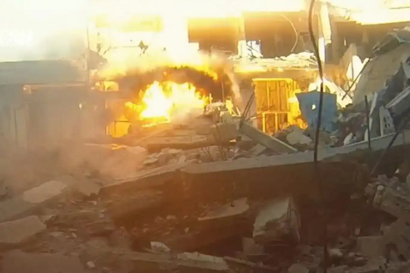 Hêzên Berxwedanê sê tankên rejîma siyonîst li Xezzeyê ji holê rakirin Hêzên Berxwedanê sê tankên rejîma siyonîst li Xezzeyê ji holê rakirin