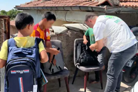 Umut Kervan’ından Aksaray'da öğrencilere kırtasiye ve giyim desteği