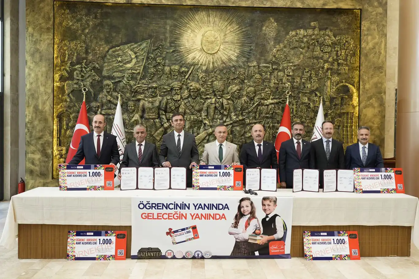 Gaziantep Valiliğinden öğrenci kırtasiye kart projesi Gaziantep Valiliğinden öğrenci kırtasiye kart projesi