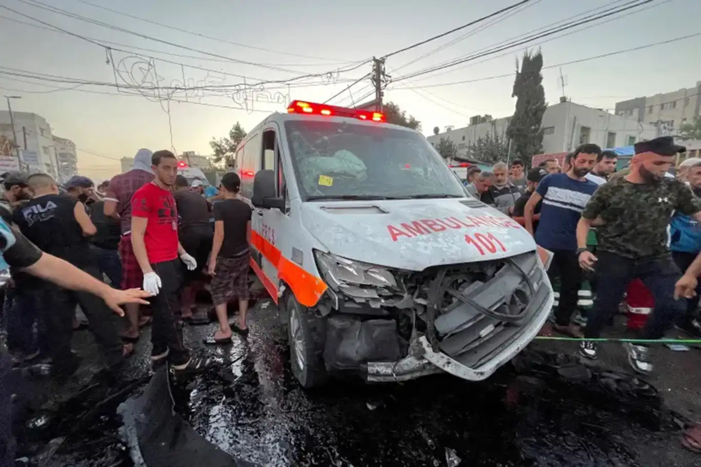 HAMAS: Gazze’de sağlık çalışanlarına yönelik saldırılar savaş suçu teşkil ediyor HAMAS: Gazze’de sağlık çalışanlarına yönelik saldırılar savaş suçu teşkil ediyor