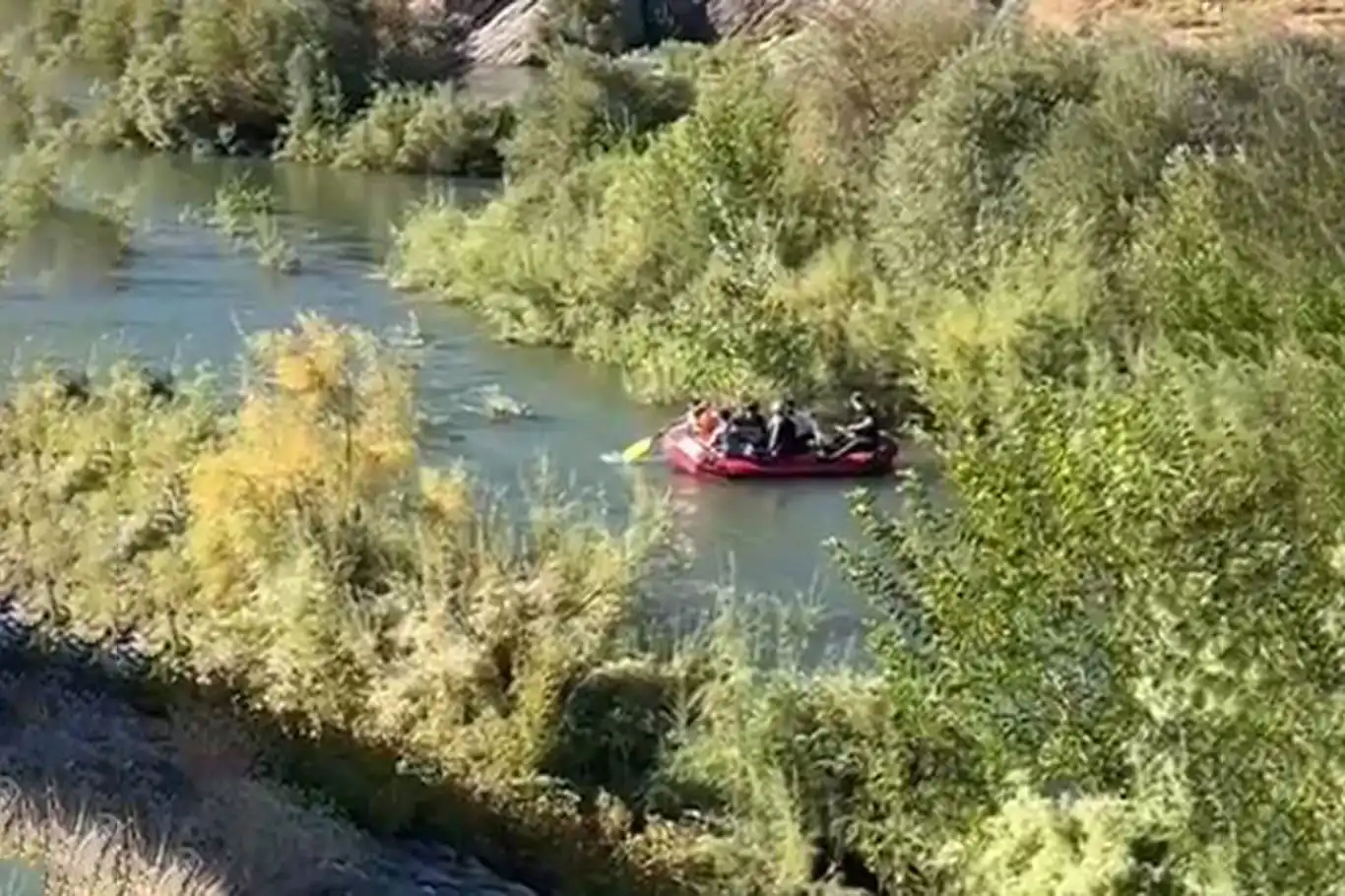 Beyhan Barajı'nda kapaklar açıldı: 4 kişi son anda kurtarıldı