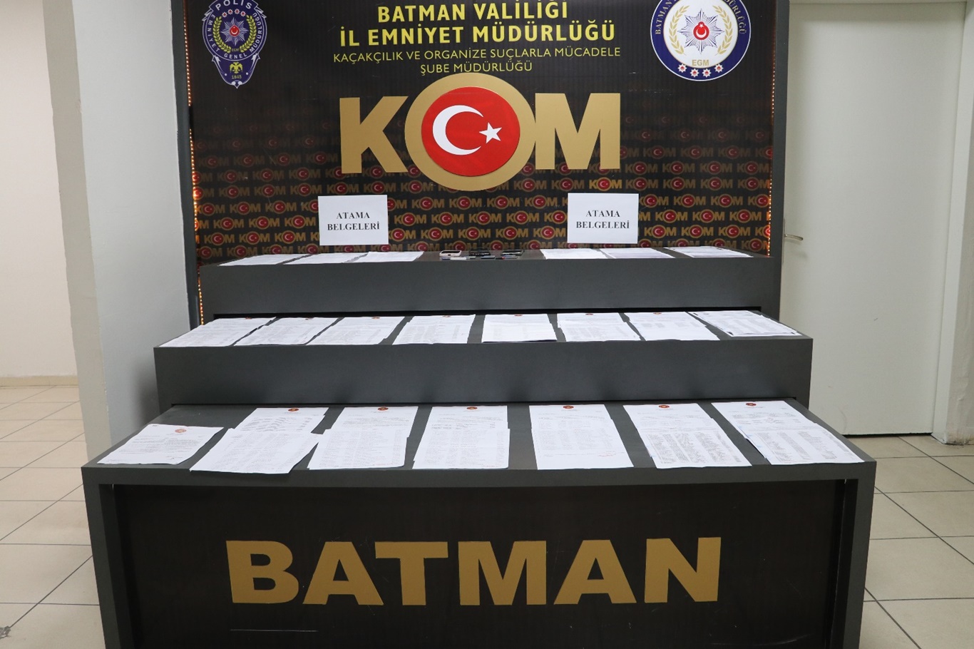 Batman'da kamuya yerleştirme vaadiyle dolandırıcılık suçundan 4 kişi tutuklandı Batman'da kamuya yerleştirme vaadiyle dolandırıcılık suçundan 4 kişi tutuklandı
