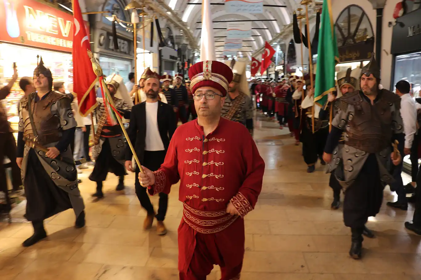 Ahilik Haftası İstanbul'da mehter yürüyüşü ve dua ile başladı Ahilik Haftası İstanbul'da mehter yürüyüşü ve dua ile başladı