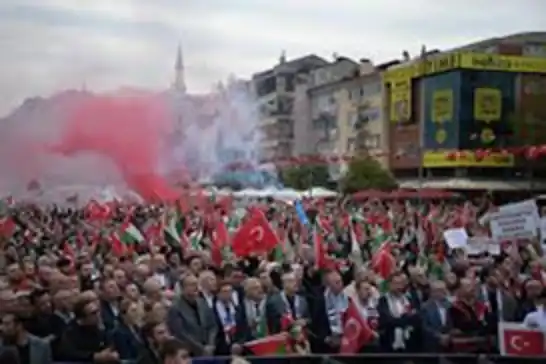 Filistin ve Sumud'a destek için duyarlı vatandaşlar Kocaeli de bir araya geldi.