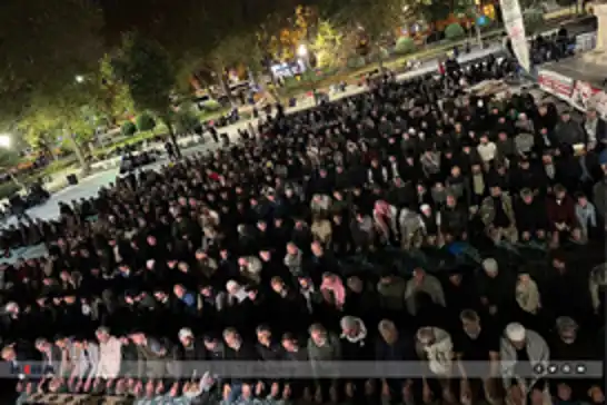 صدها نفر برای غزه در ساراچانه گرد هم آمدند و دعا کردند