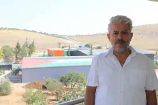 Gaziantepli iş adamı iş yerinin çatısına Filistin bayrağı yaptırdı
