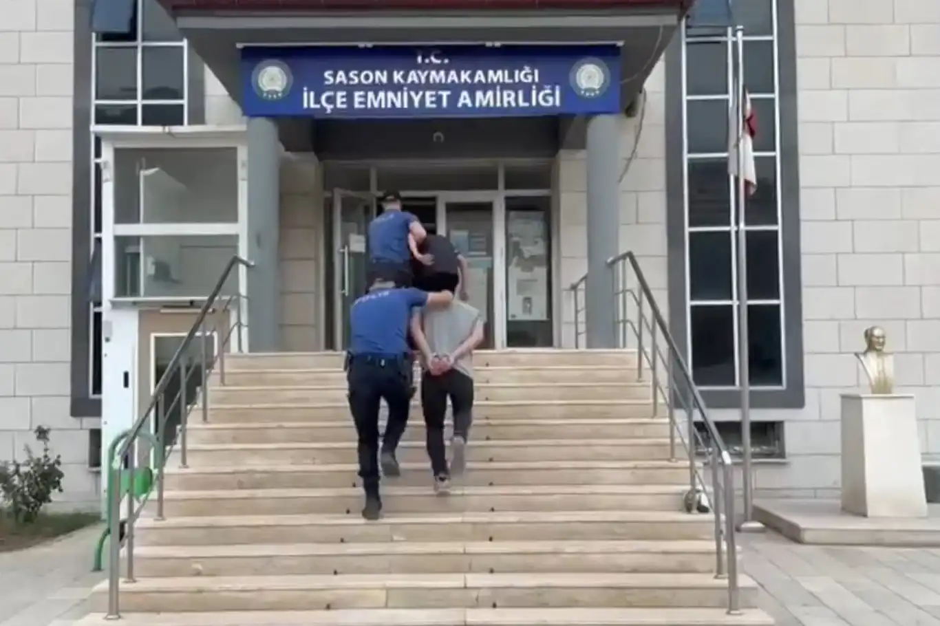 Batman'da hırsızlık şüphelileri tutuklandı