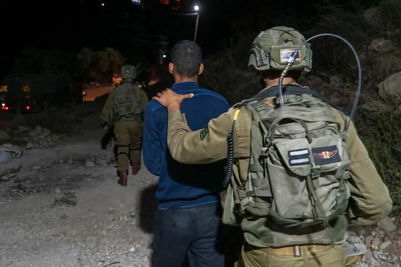 Siyonist rejim Batı Şeria'da baskınlar düzenledi: En az 15 kişi alıkonuldu Siyonist rejim Batı Şeria'da baskınlar düzenledi: En az 15 kişi alıkonuldu