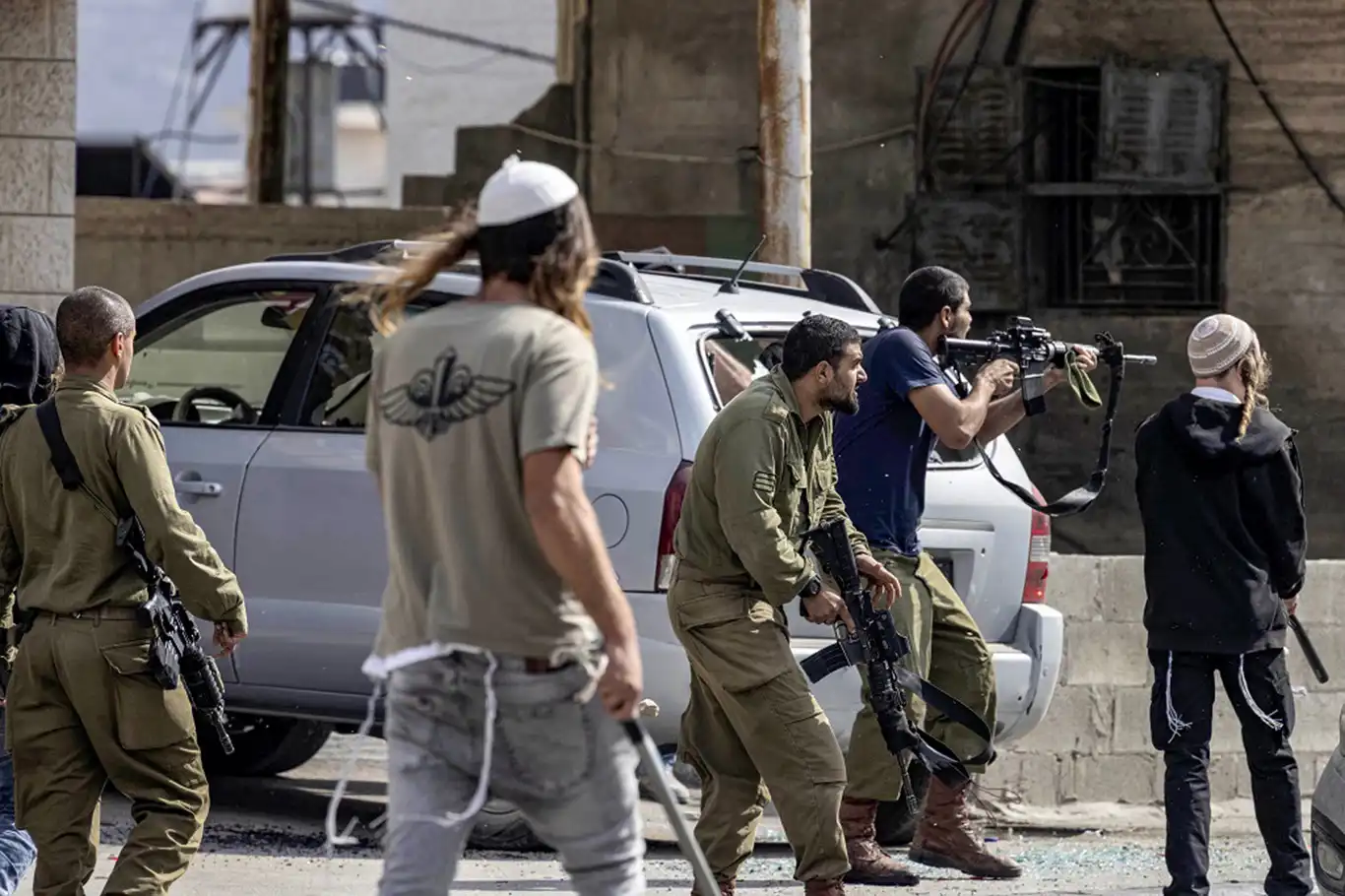 Yahudi çeteler Nablus ve El-Halil'de kanlı saldırılar düzenledi Yahudi çeteler Nablus ve El-Halil'de kanlı saldırılar düzenledi