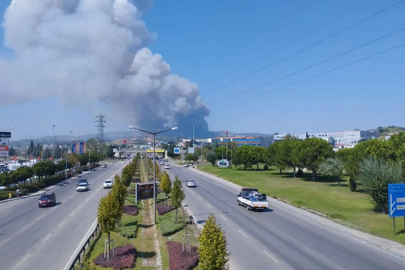 Bursa'da orman yangını: Havadan ve karadan müdahale sürüyor Bursa'da orman yangını: Havadan ve karadan müdahale sürüyor