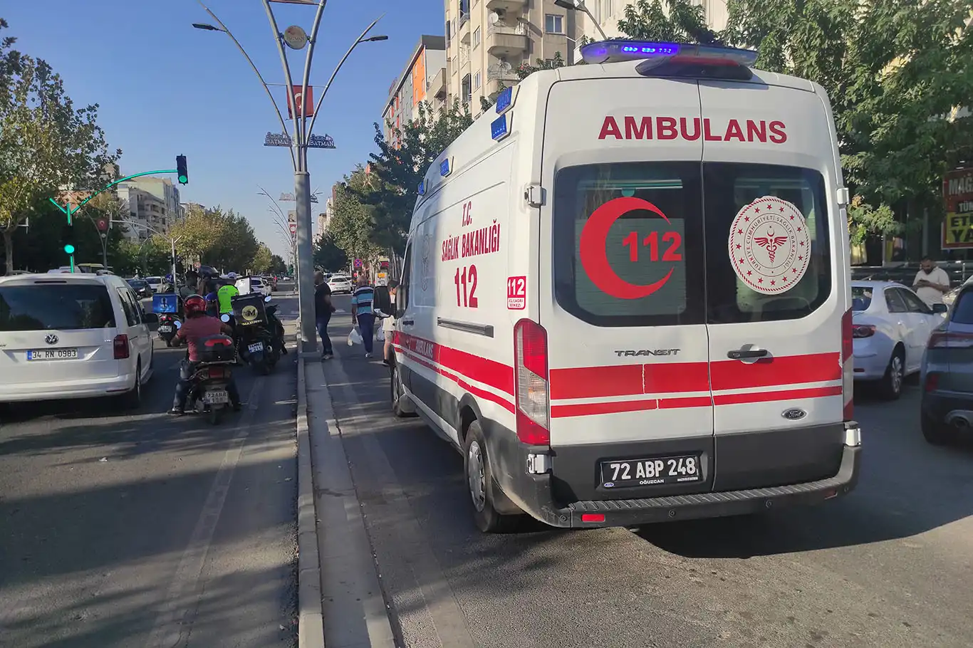 Batman'da kazada motokurye yaralandı Batman'da kazada motokurye yaralandı