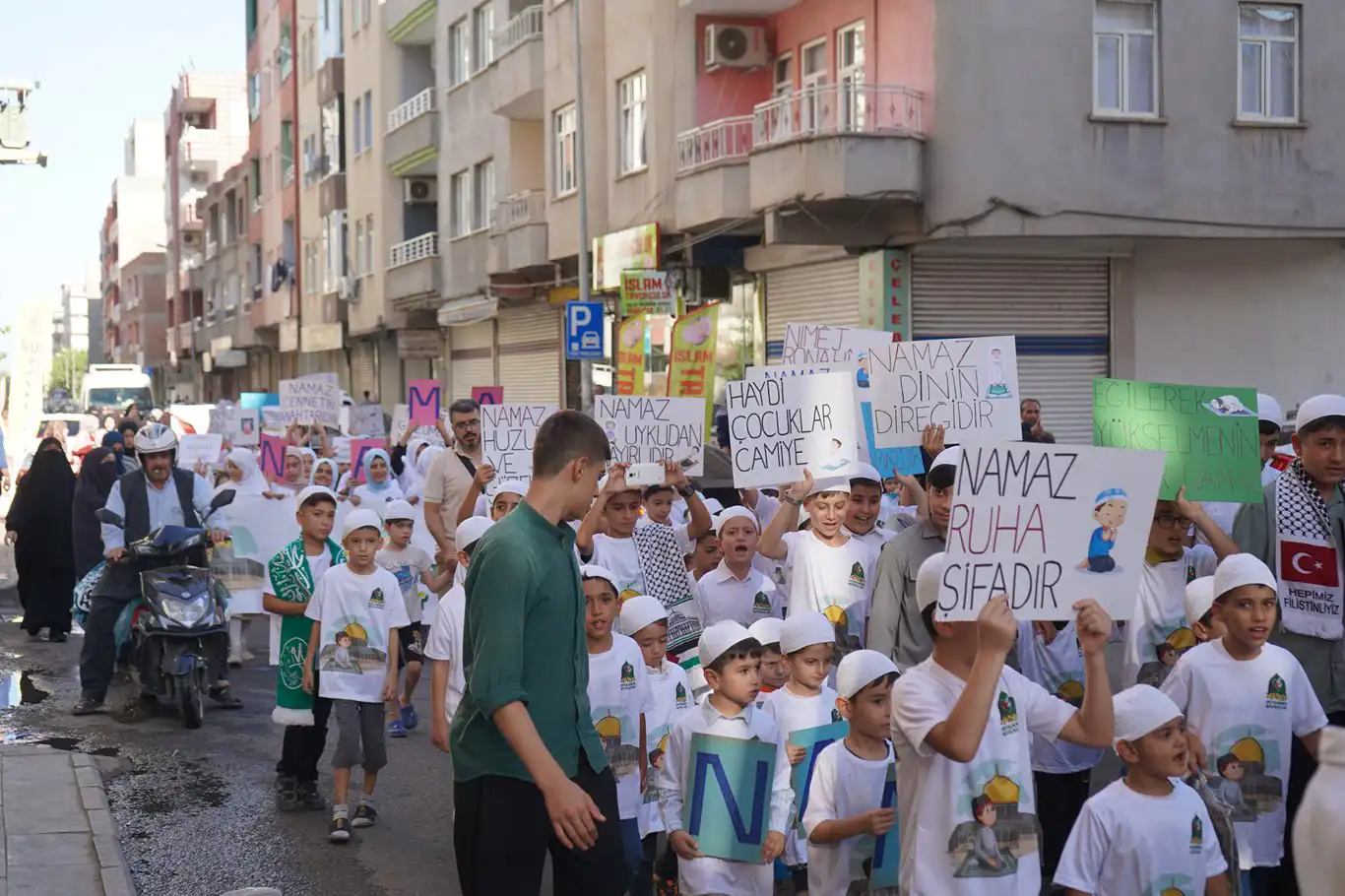 Bismil’de "Hayat Namazla Güzeldir" etkinliğinin finali yapıldı Bismil’de "Hayat Namazla Güzeldir" etkinliğinin finali yapıldı