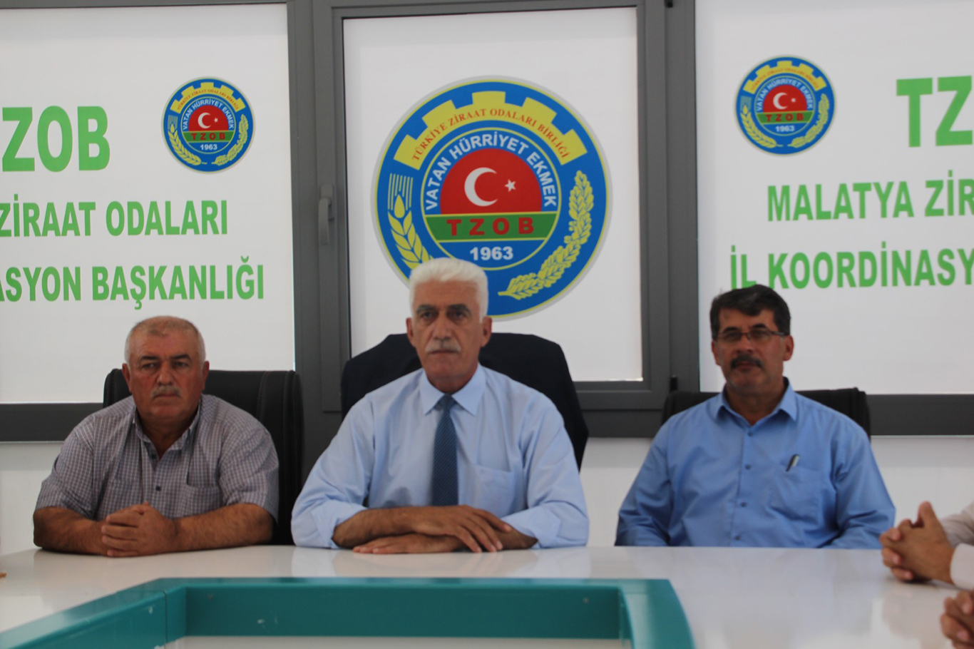Malatya'da dondan zarar gören çiftçilere dekar başına 5 bin 500 TL ödeme yapılacak Malatya'da dondan zarar gören çiftçilere dekar başına 5 bin 500 TL ödeme yapılacak