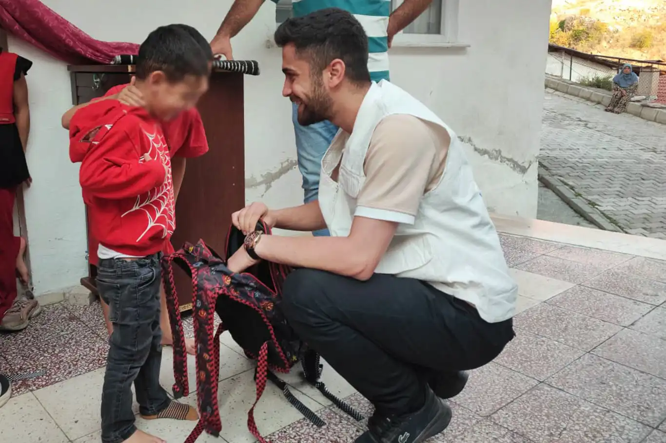 Yetimler Vakfı Gümüşhane Temsilciliğinden yetim öğrencilere kırtasiye desteği Yetimler Vakfı Gümüşhane Temsilciliğinden yetim öğrencilere kırtasiye desteği