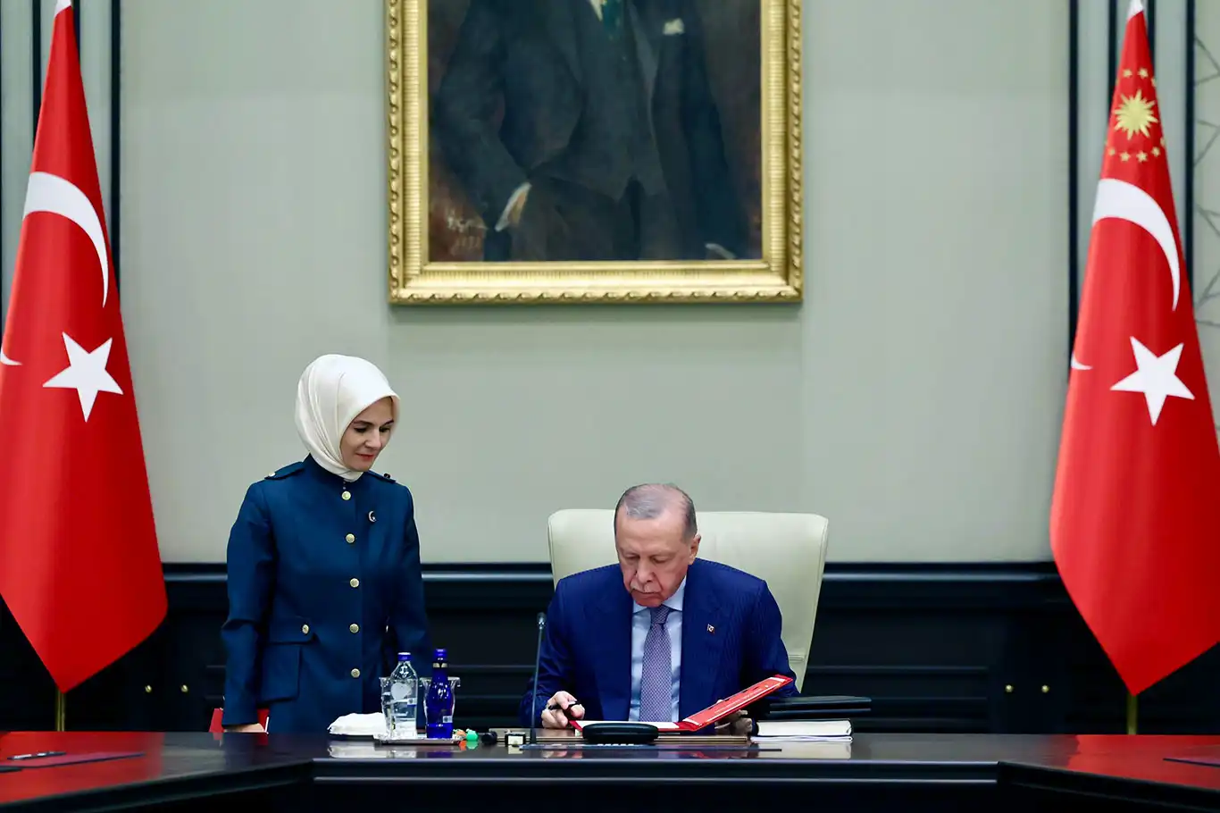 Cumhurbaşkanı Erdoğan çocuk hakları sözleşmesini imzaladı Cumhurbaşkanı Erdoğan çocuk hakları sözleşmesini imzaladı