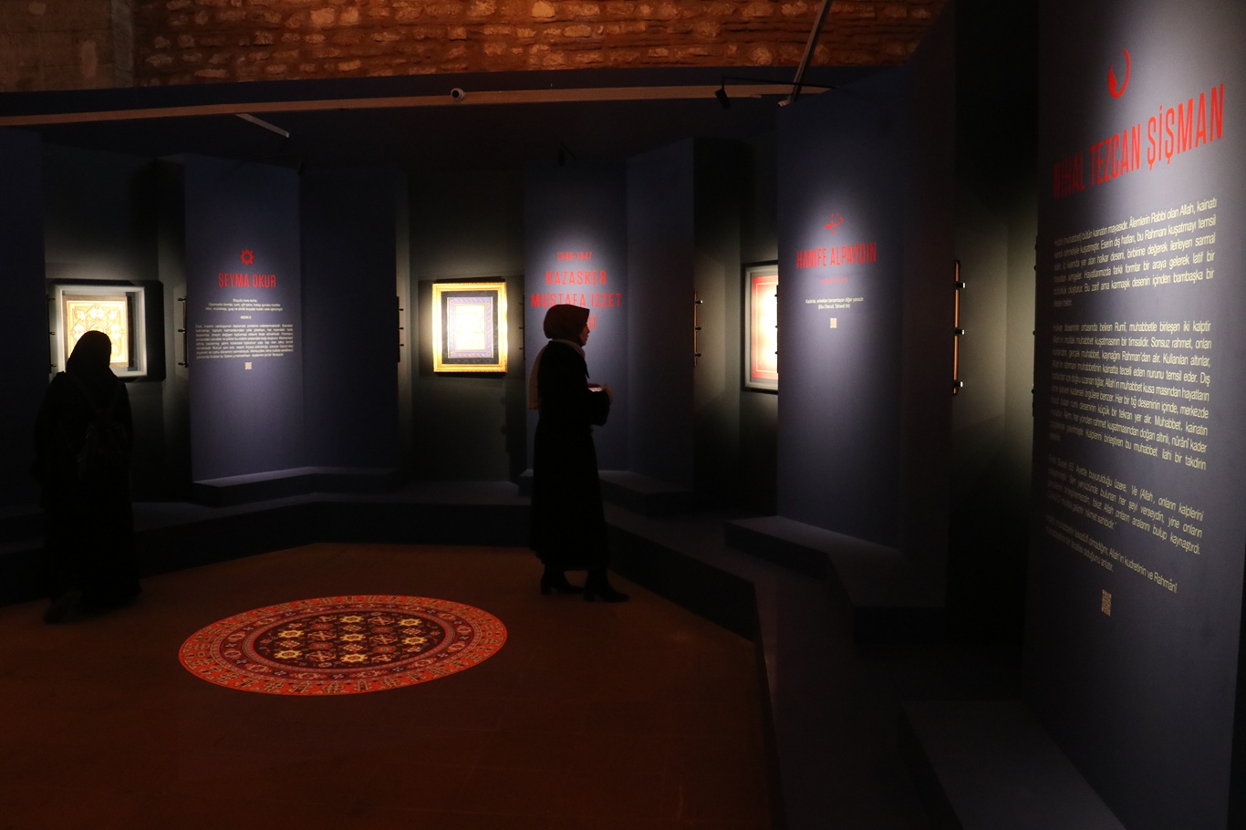 "Hâne" sergisi yoğun ilgi görüyor