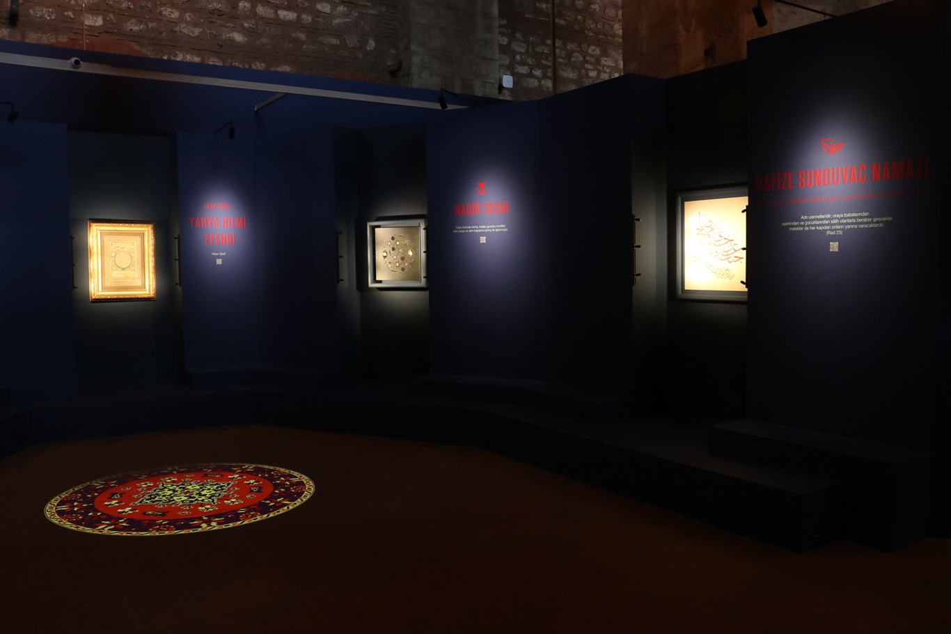 "Hâne" sergisi yoğun ilgi görüyor