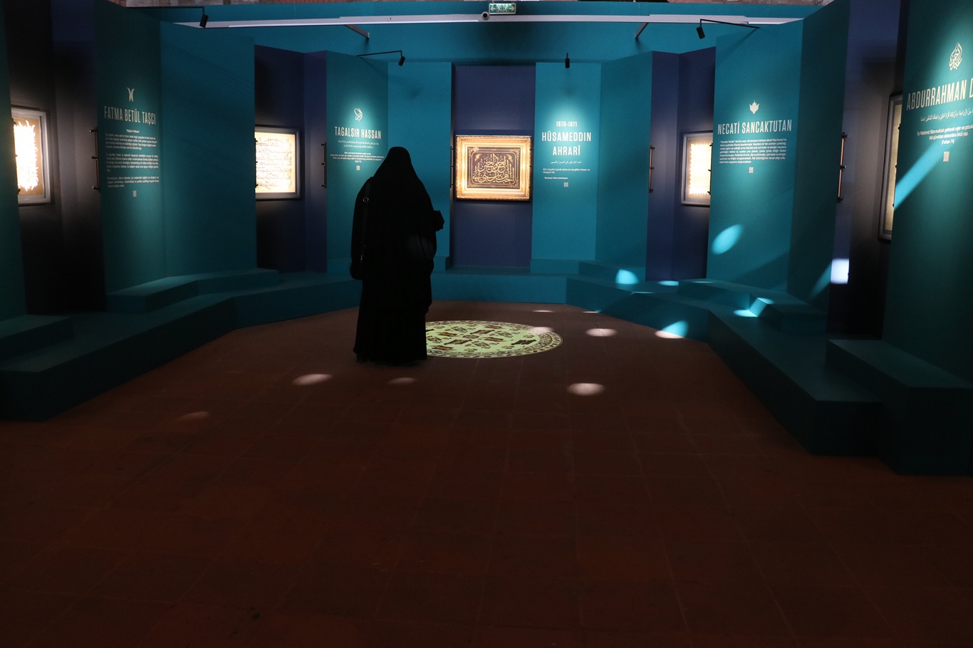 "Hâne" sergisi yoğun ilgi görüyor