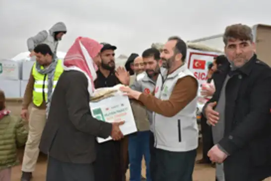 قافلة الأمل توزّع مساعدات إنسانية على المدنيين في قرى كوباني