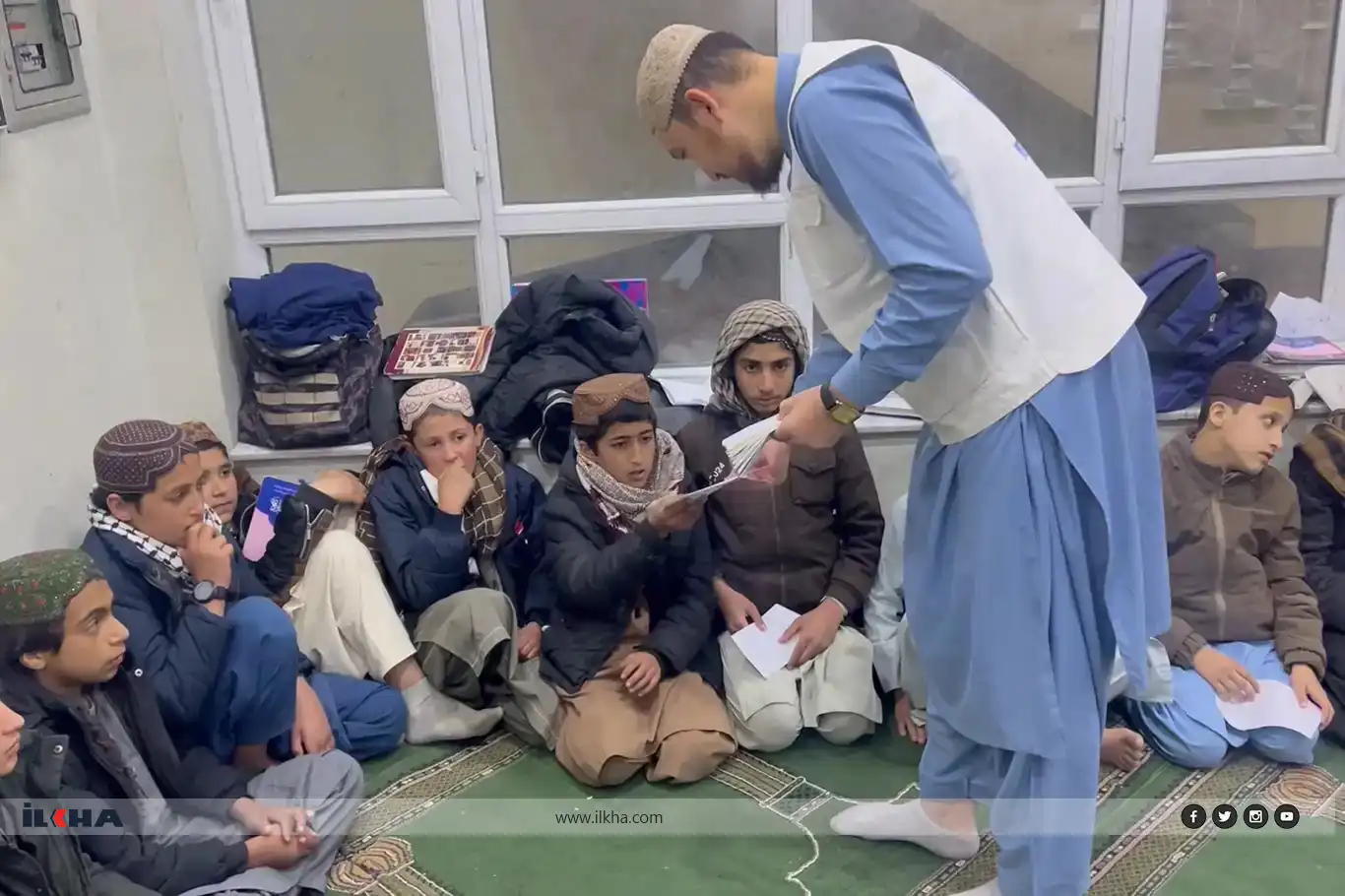 بنیاد ایتام مستمری ماهانه یتیمان را در افغانستان توزیع کرد