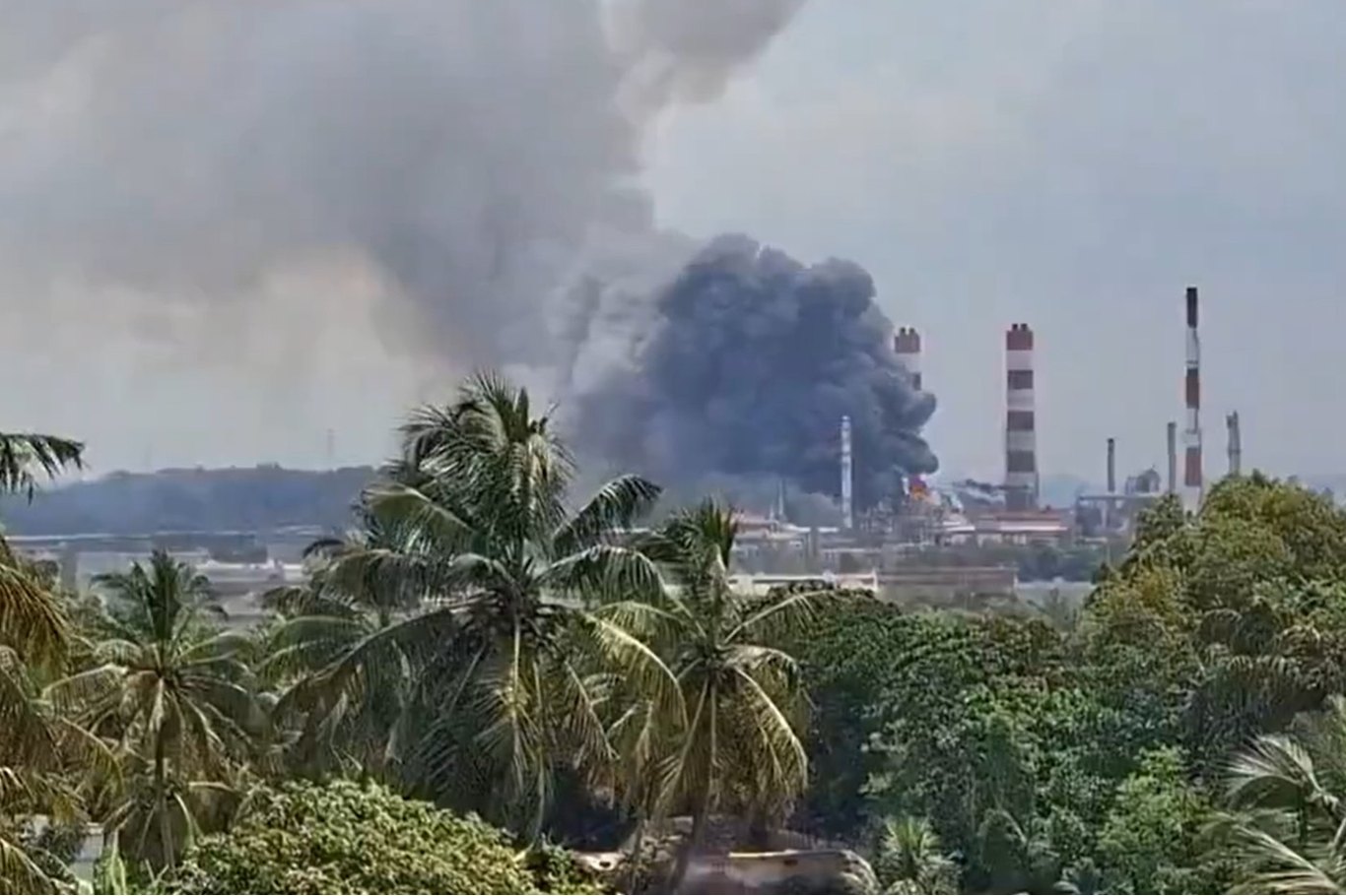 تەقینەوەیەک لە پاڵاوگەیەکی نەوت لە هیندستان: کەسێک گیانی لەدەست دا و ٨ کەسیش بریندار بوون