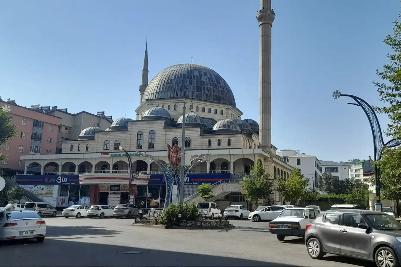 Camiler, kadın ve engellilerin ibadet edebileceği şekilde dizayn edilmeli