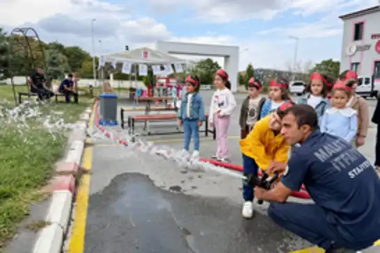 Öğrenciler itfaiyecilik mesleğini yerinde incelediler