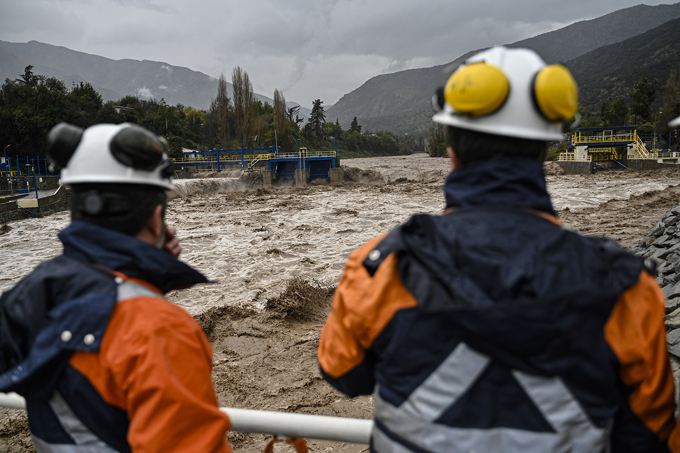 Heavy rains trigger floods and landslides in Chile, injuring six