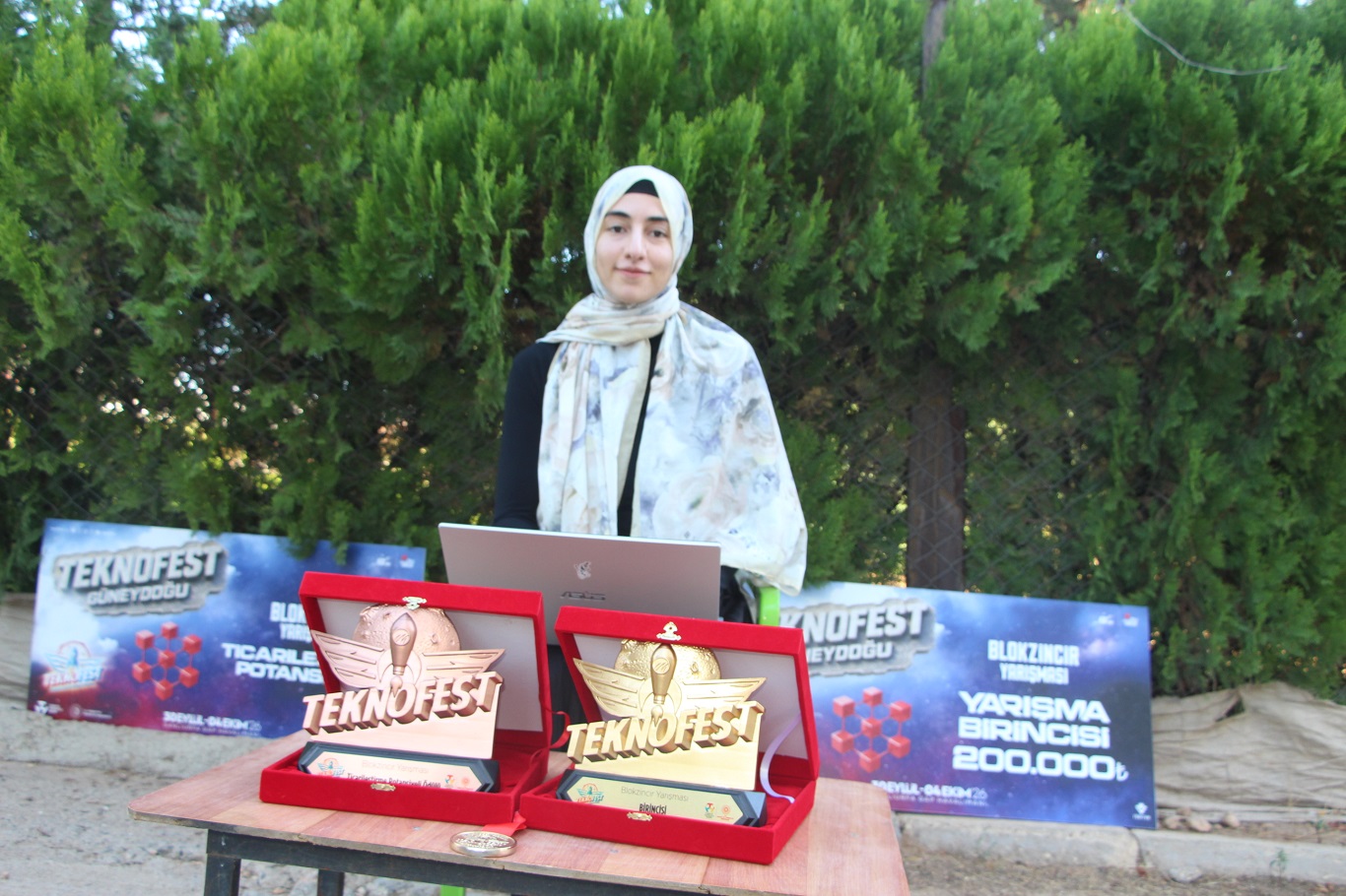 İmam Hatip mezunu Gazali Kepenç, TEKNOFEST 2026’da Türkiye birincisi oldu: Hastaların mahremiyetini koruyan proje geliştirdi