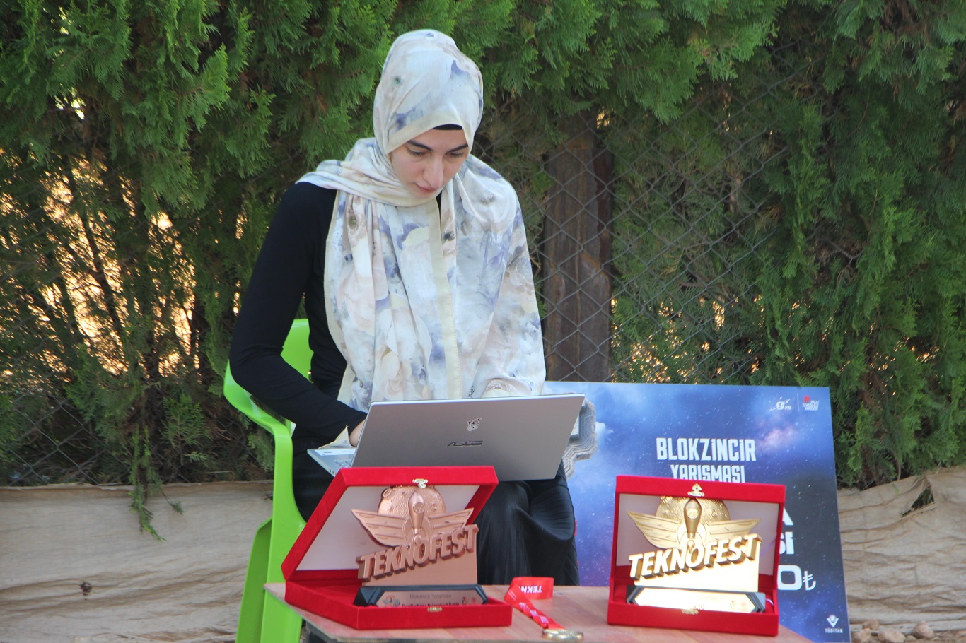 İmam Hatip mezunu Gazali Kepenç, TEKNOFEST 2026’da Türkiye birincisi oldu: Hastaların mahremiyetini koruyan proje geliştirdi