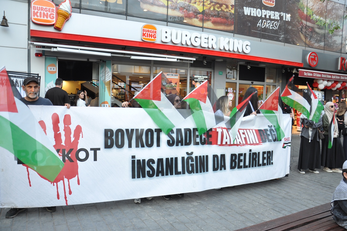 Bursa’da “Dirilişten Dirilişe Aksa Tufanı” yürüyüşü düzenlendi