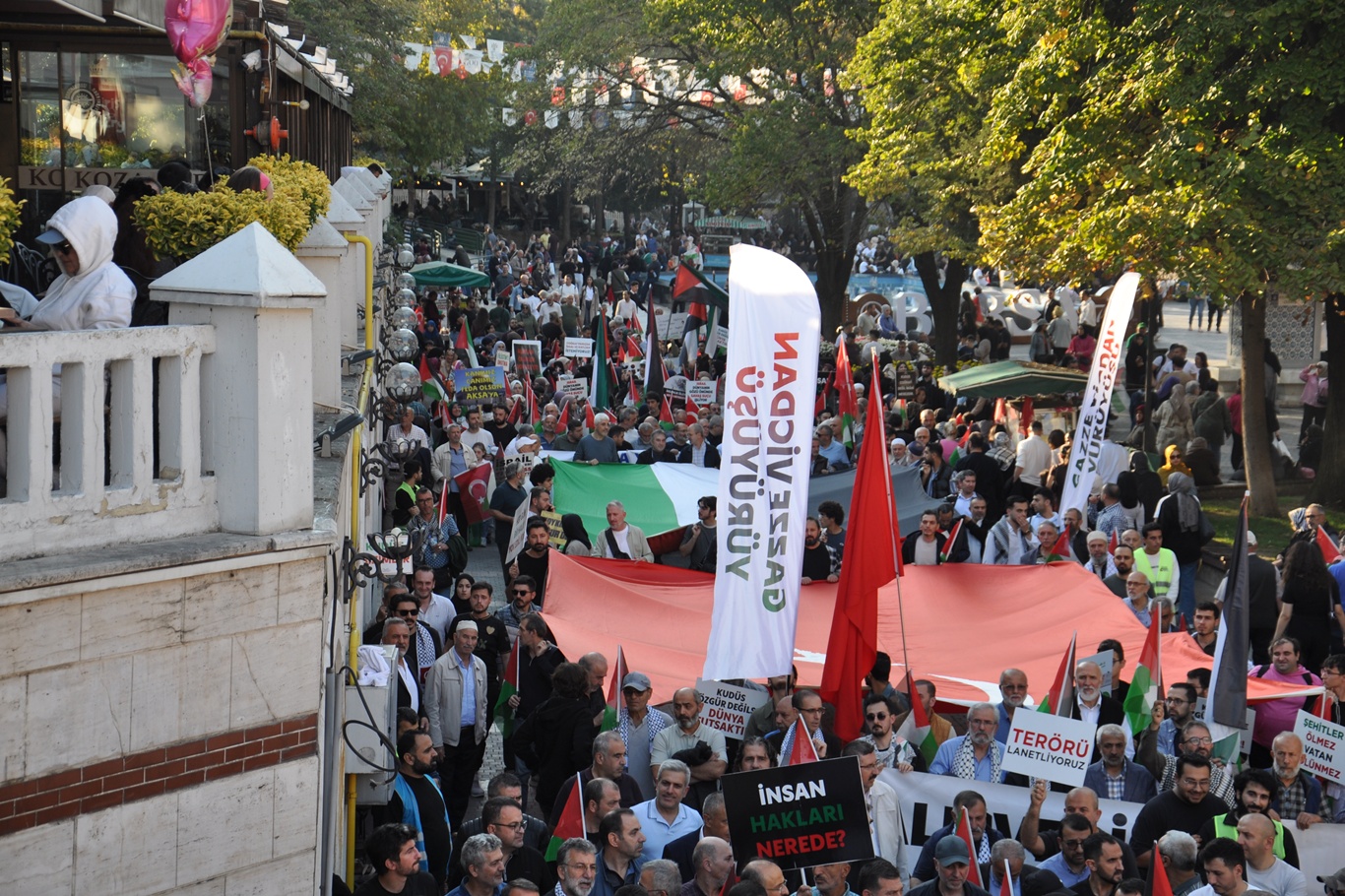 Bursa’da “Dirilişten Dirilişe Aksa Tufanı” yürüyüşü düzenlendi