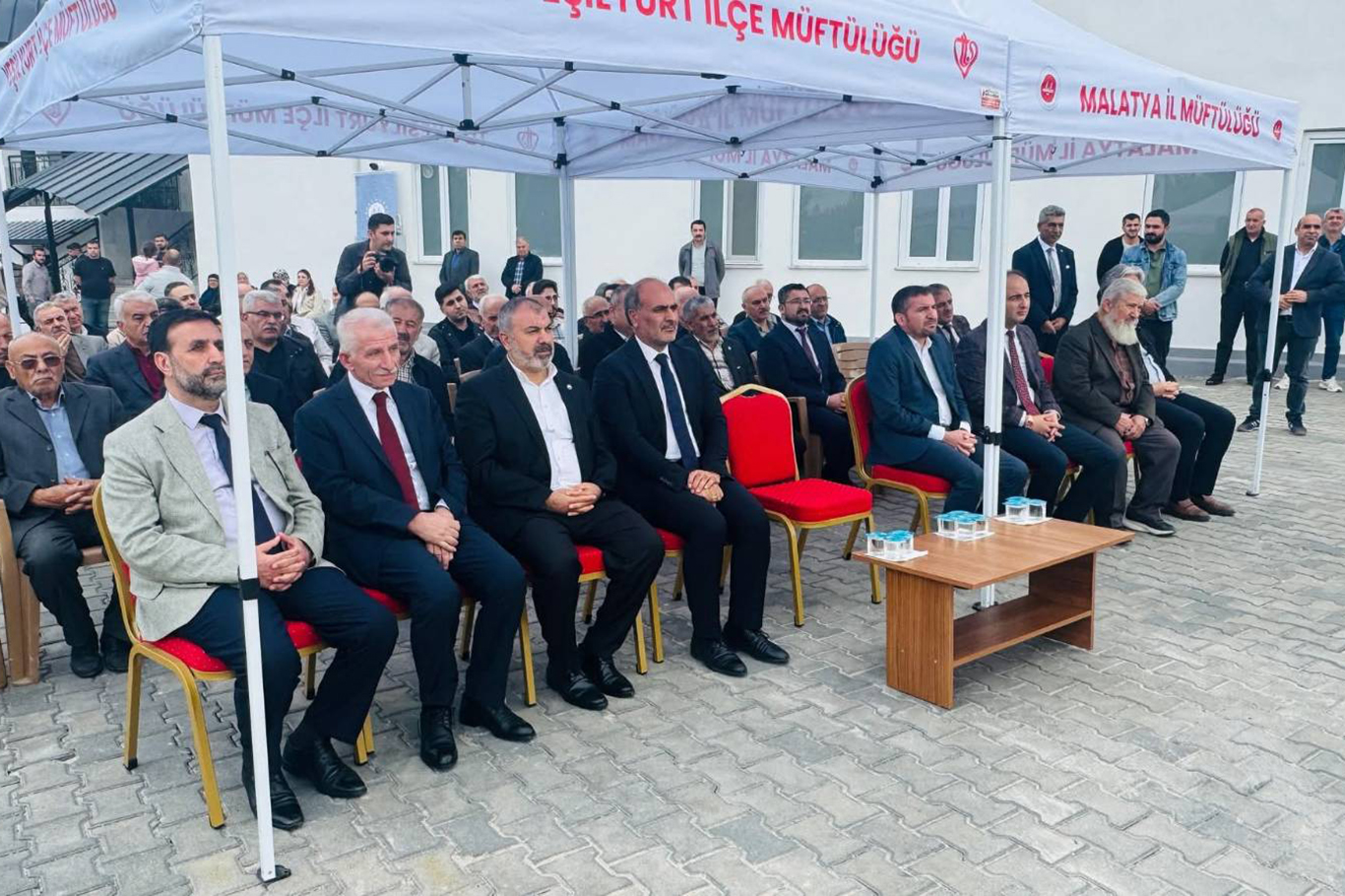 Malatya'da yapımı tamamlanan Çalıgülü Camii ibadete açıldı