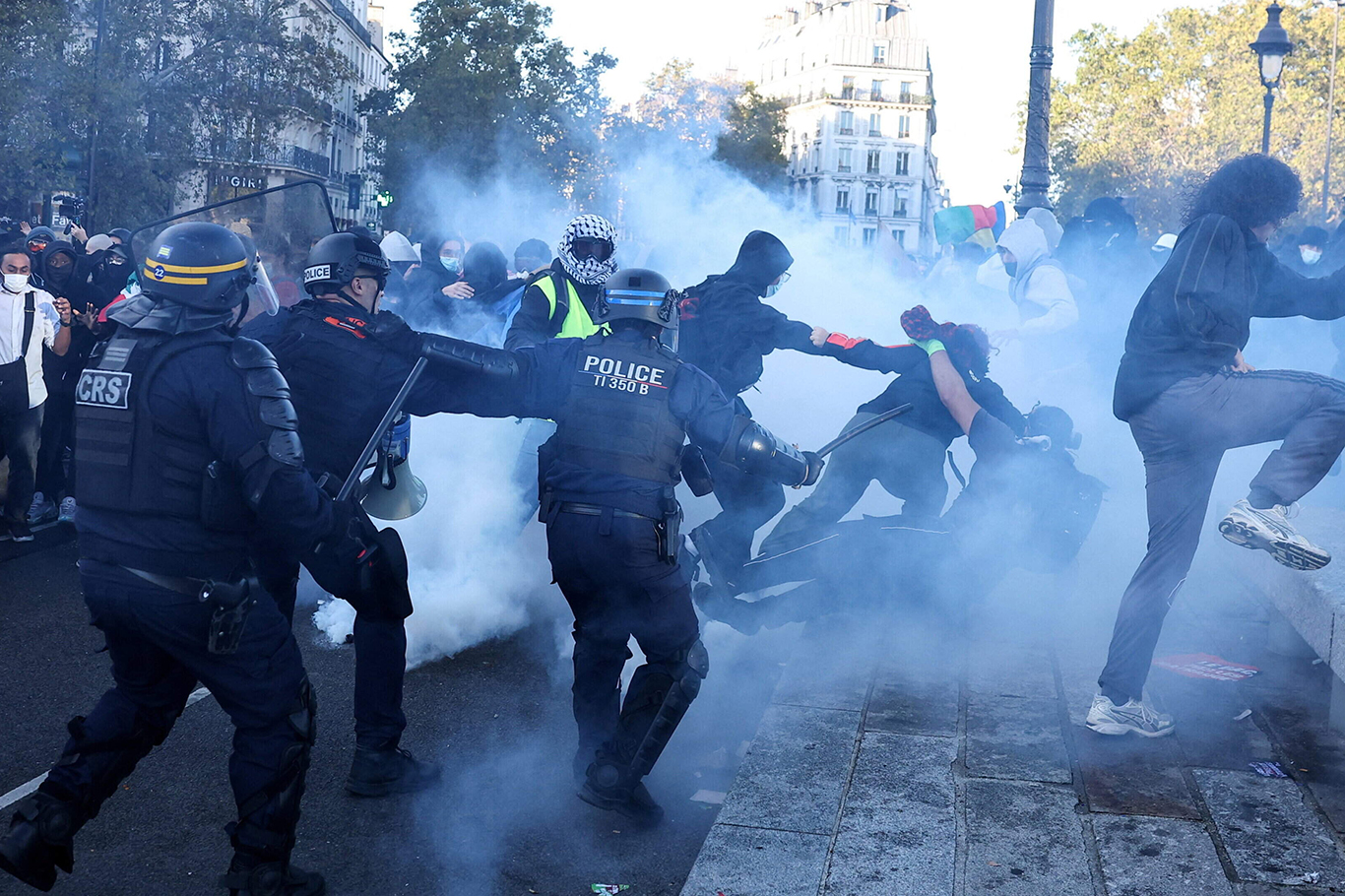 Fransa'da protestolar büyüyor. Öğrencilere yönelik polis müdahalesine soruşturma